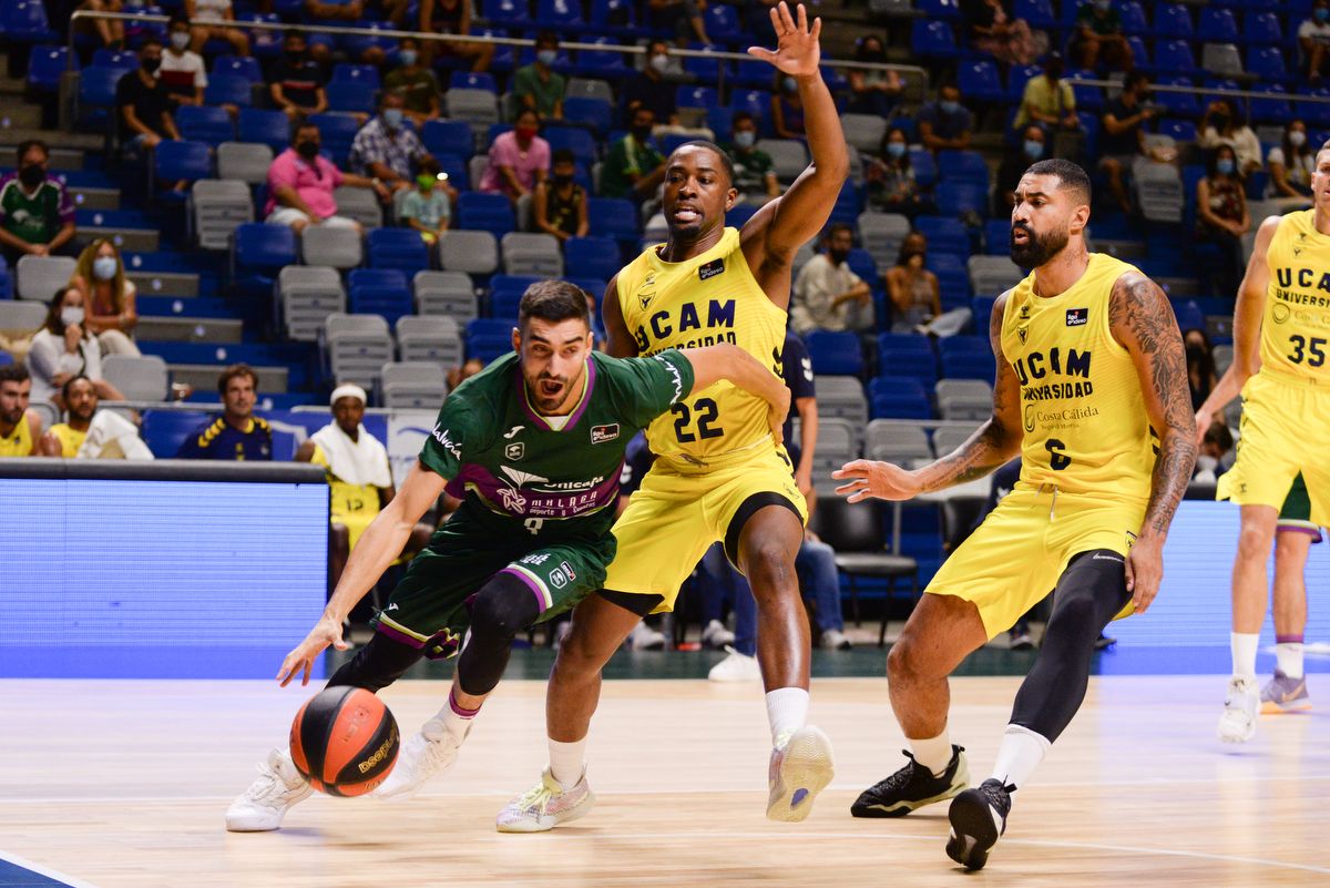 El Unicaja también gana al UCAM y se lleva el Trofeo Costa del Sol