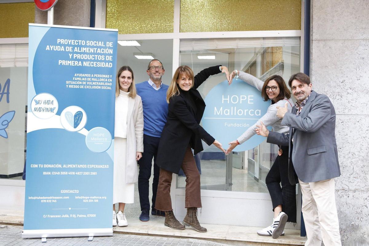 Heimke Mansfeld eröffnet mit dem Team um die Hadas-Kids-Stiftung eine feste Hope-Filiale in Palma