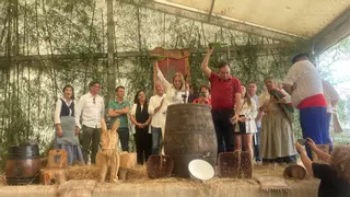 Lucía Velasco reivindica Oles, "tierra de memoria, mineros, artesanas, gaiteros que no se cansan y escanciadores como Dios manda"