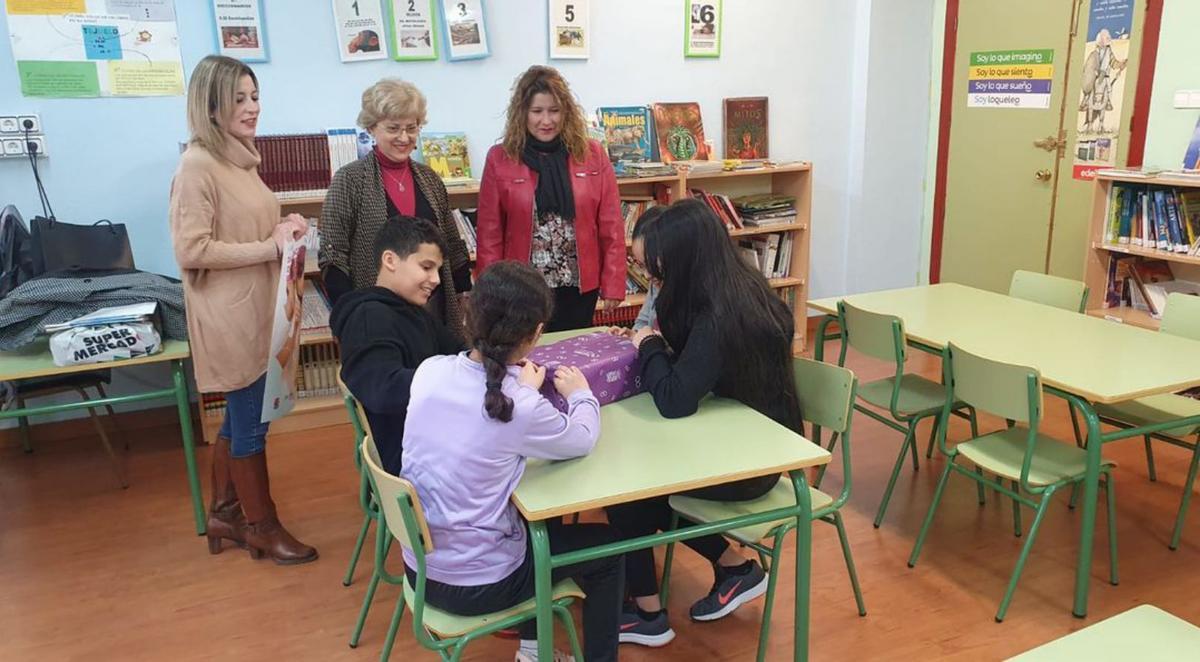 los centros de primaria de molina reciben juegos de anatomía