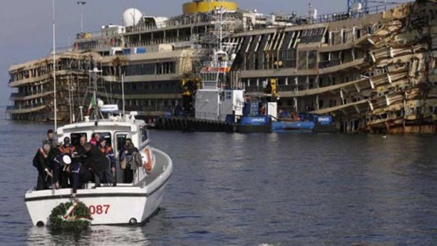 Celebran una vigilia dos años después del naufragio del Costa Concordia