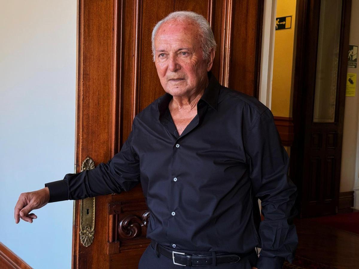 Juan-Manuel García Ramos (La Laguna, 1949).