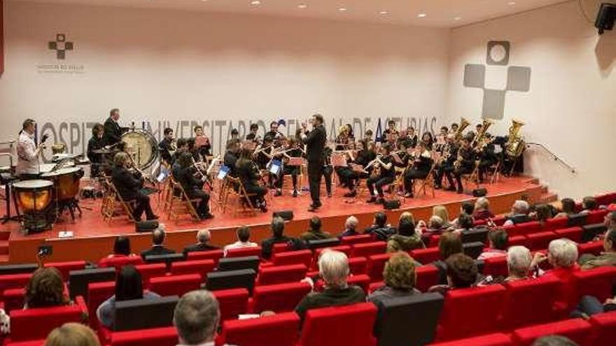 Un instante del concierto de ayer en el HUCA.