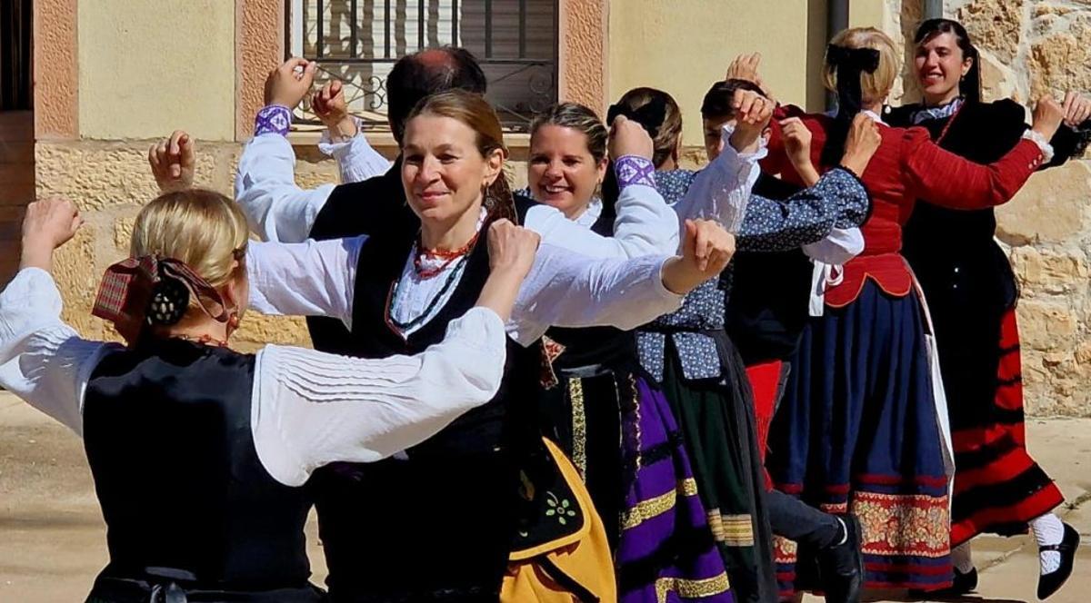 Actuación de la Asociación Cultural Magerit Dulzaina Viva (2025)