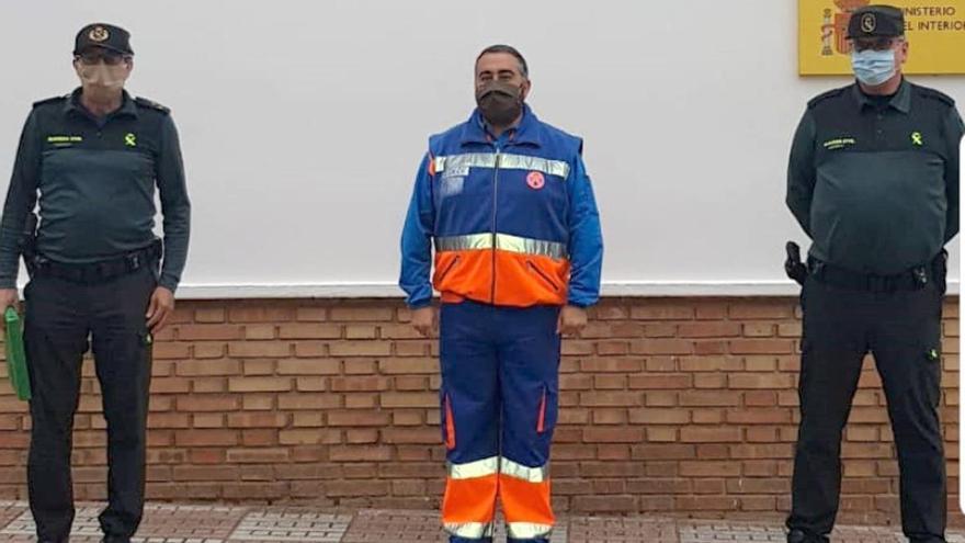 La Guardia Civil reconoce la colaboración del técnico de emergencias  sanitarias Javier Gil Vizuete - Diario Córdoba