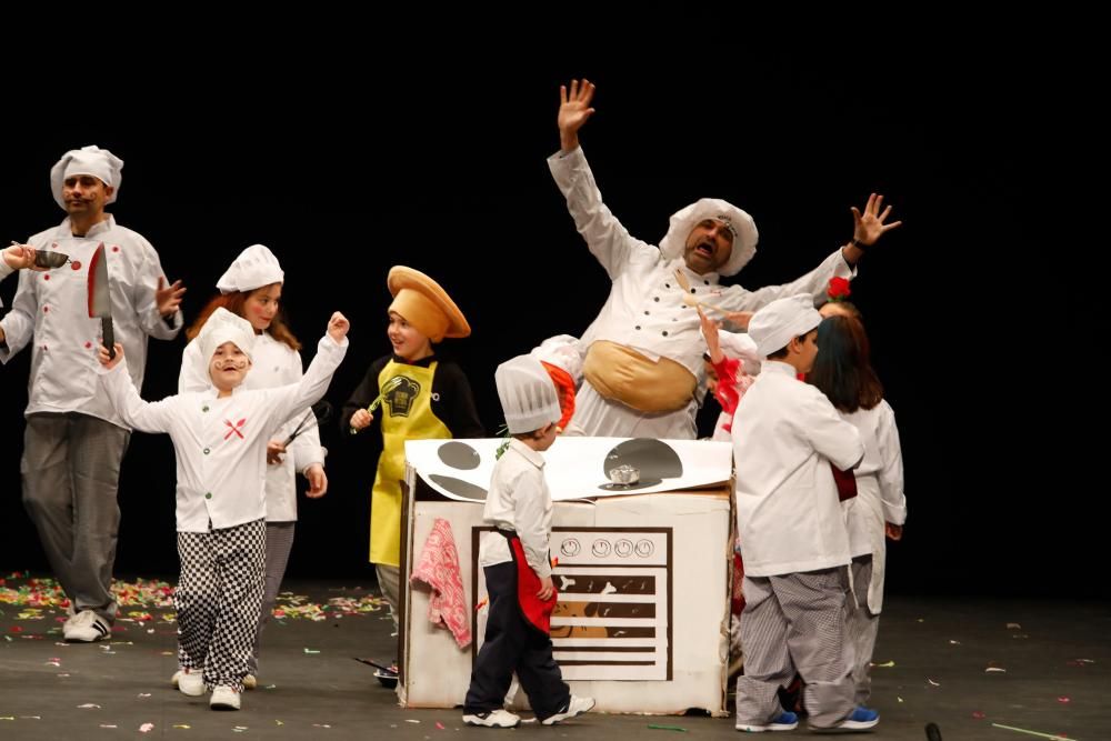 Concurso de desfiles en el teatro Jovellanos en Gijón