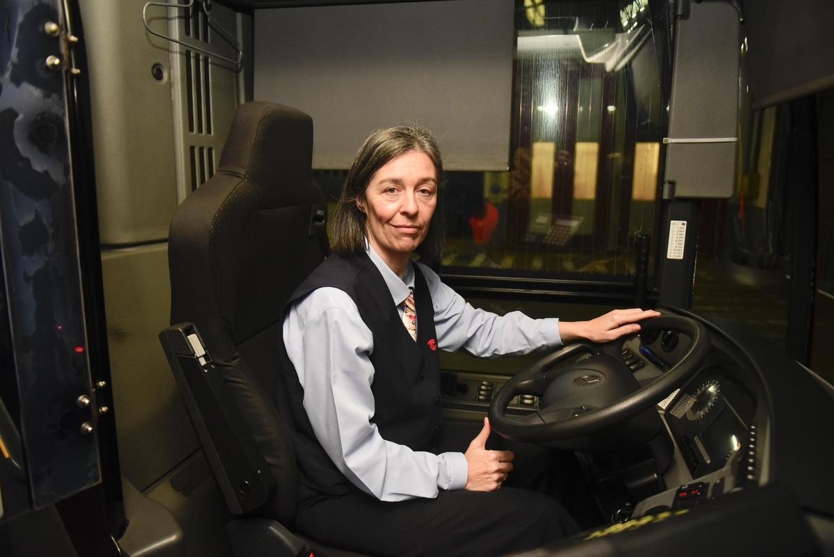 Mónica Perez, en un bus de Tranvías
