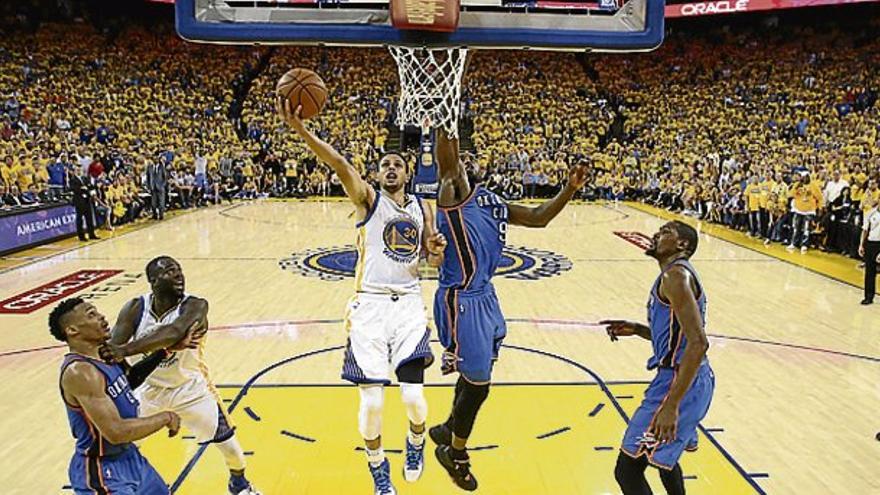 Curry lleva a los Warriors a otra final de la NBA