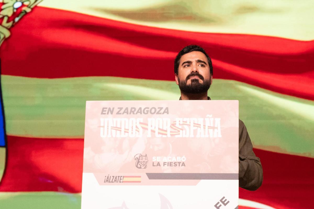 Alvise Pérez en el acto con el que cerró la campaña en Aragón.