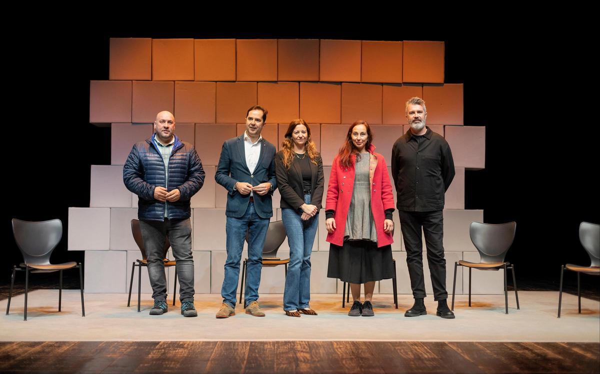 Pola esquerda, Julio Alcalde Hermo, Jacobo Sutil, Penélope López Díaz, María Torres e Gonçalo Guerreiro.