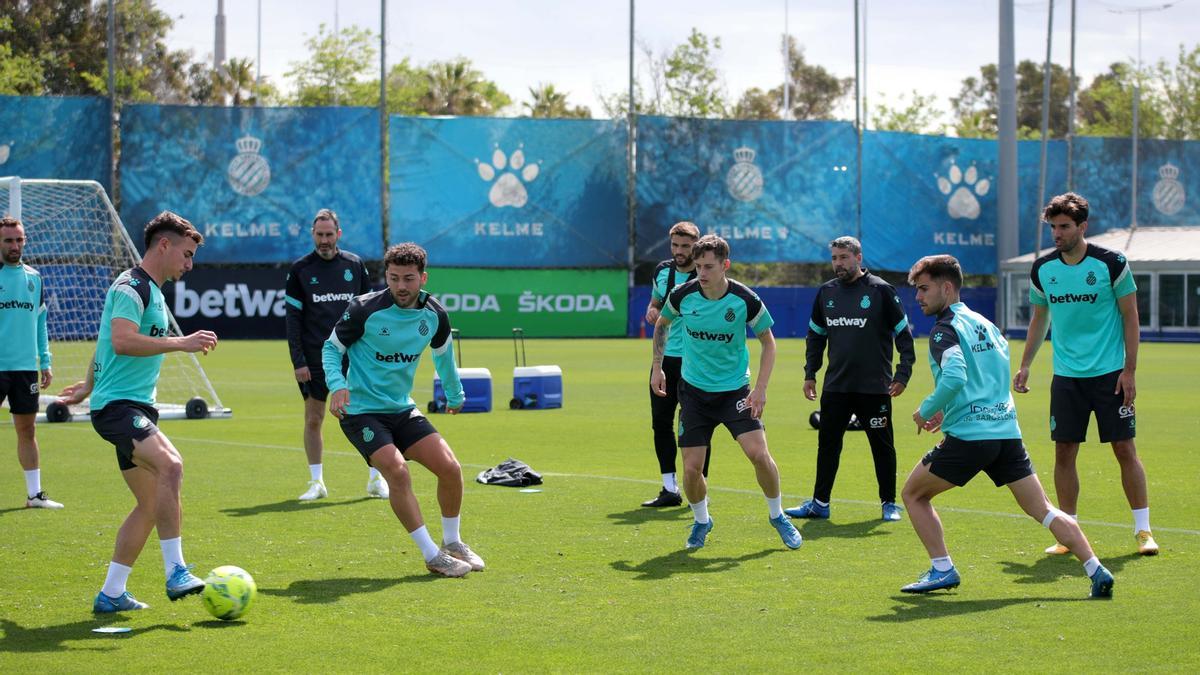 El Espanyol ya entrena siendo de Primera