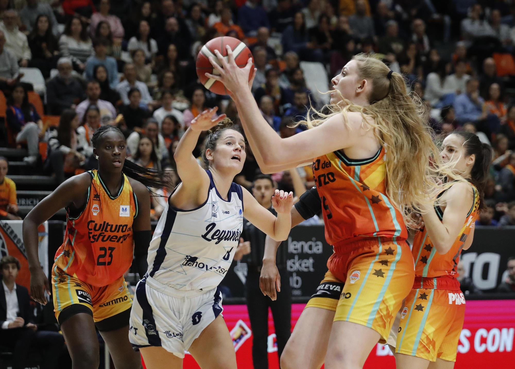 Las imágenes del Valencia Basket - TSN Leganés