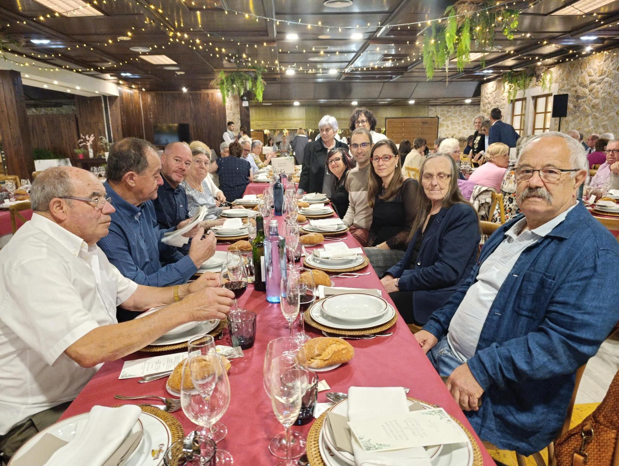 Emotivo y multitudinario homenaje a los sanitarios de Villabona