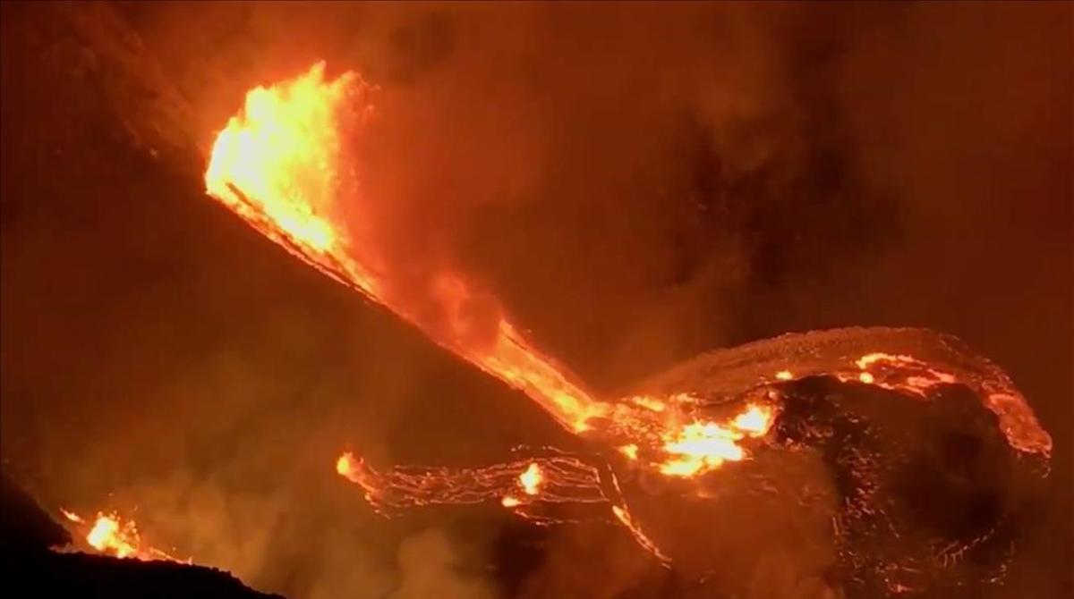 Lava erupts from Kilauea volcano in Hawaii U S December 21 2020 in this still image taken from social media video United States Geological Survey (USGS) via REUTERS THIS IMAGE HAS BEEN SUPPLIED BY A THIRD PARTY MANDATORY CREDIT NO RESALES NO ARCHIVES Lava erupts from Kilauea volcano in Hawaii U S December 21 2020 in this still image taken from social media video United States Geological Survey (USGS) via REUTERS THIS IMAGE HAS BEEN SUPPLIED BY A THIRD PARTY MANDATORY CREDIT NO RESALES NO ARCHIVES