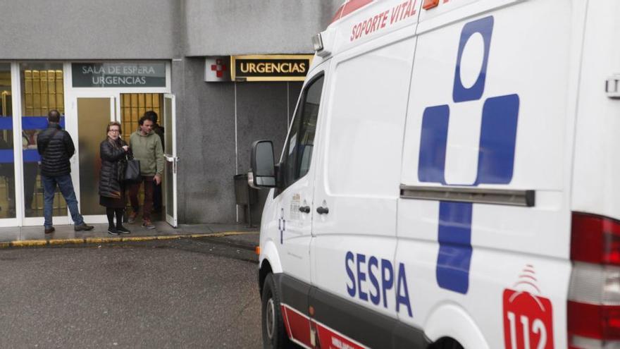 Acceso a urgencias del hospital de Cabueñes.