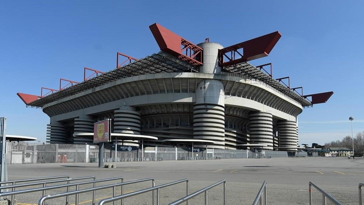 El popular, histórico y mítico estadio de San Siro pronto se vendrá abajo.