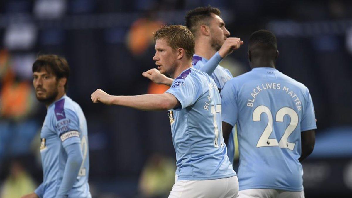 De Bruyne contribuyó a la goleada anotando un penalti