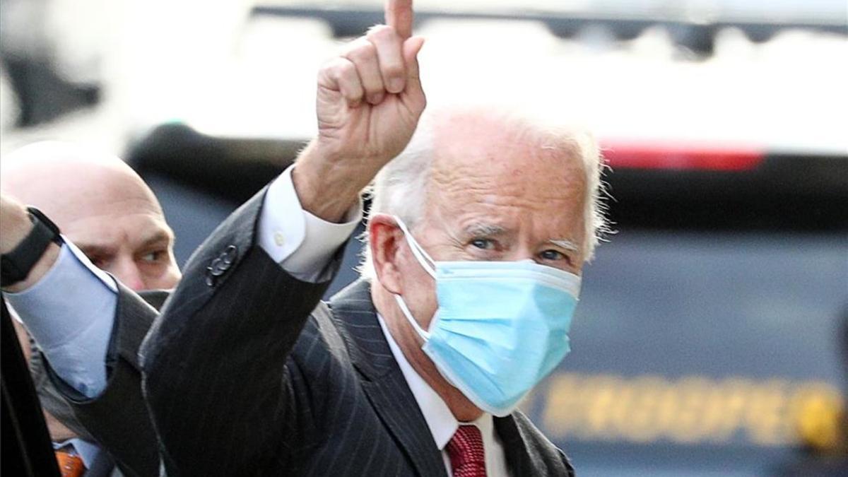 joe-biden-saludo