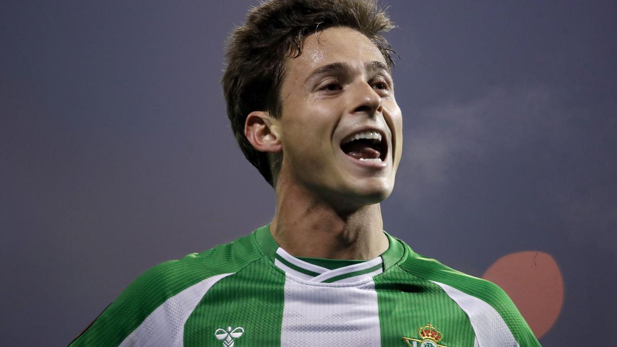 Rodrigo Riquelme celebra su gol ante el Dinamo Zagreb