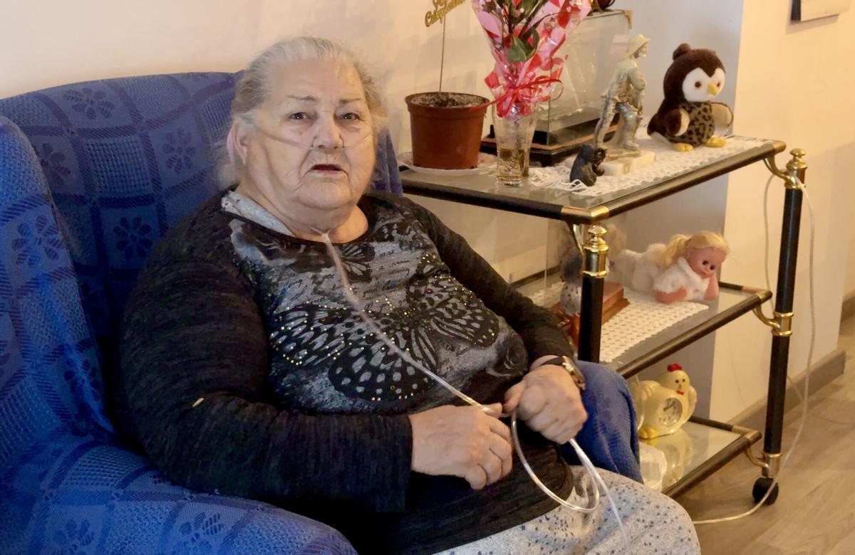 La Carme Alcaraz, Carmeta, vecina de 89 años de Vilanova i la Geltrú a la que quieren desahuciar de su piso.