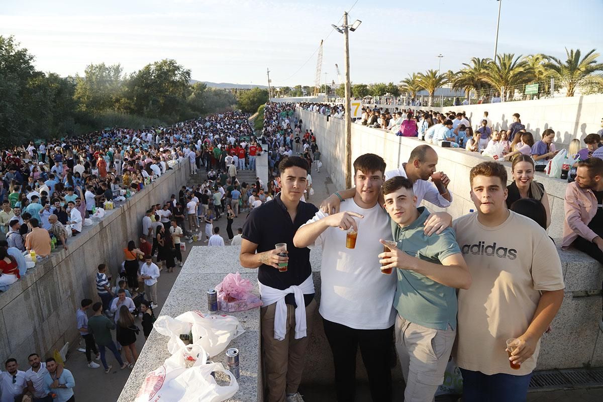 El botellón en el Balcón del Guadalquivir, en imágenes