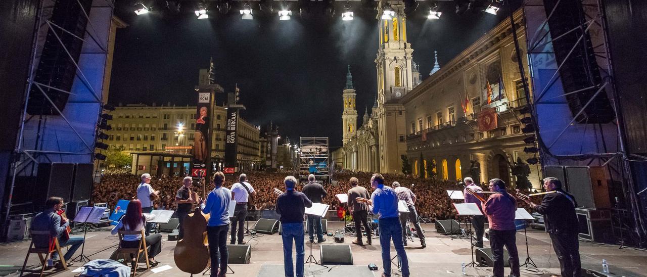 La Ronda de Boltaña, en una actuación en la plaza del Pilar en el año 2019.