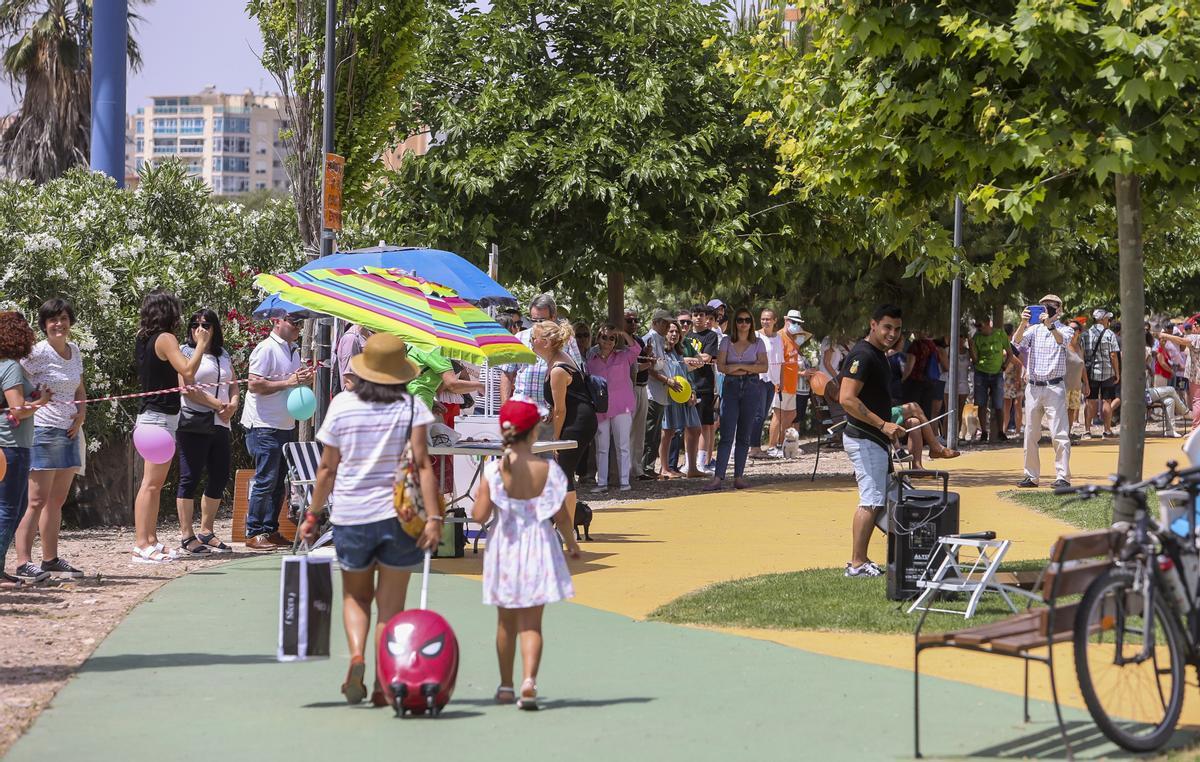 Los vecinos del sur de Alicante rechazan una pasarela aérea para ...