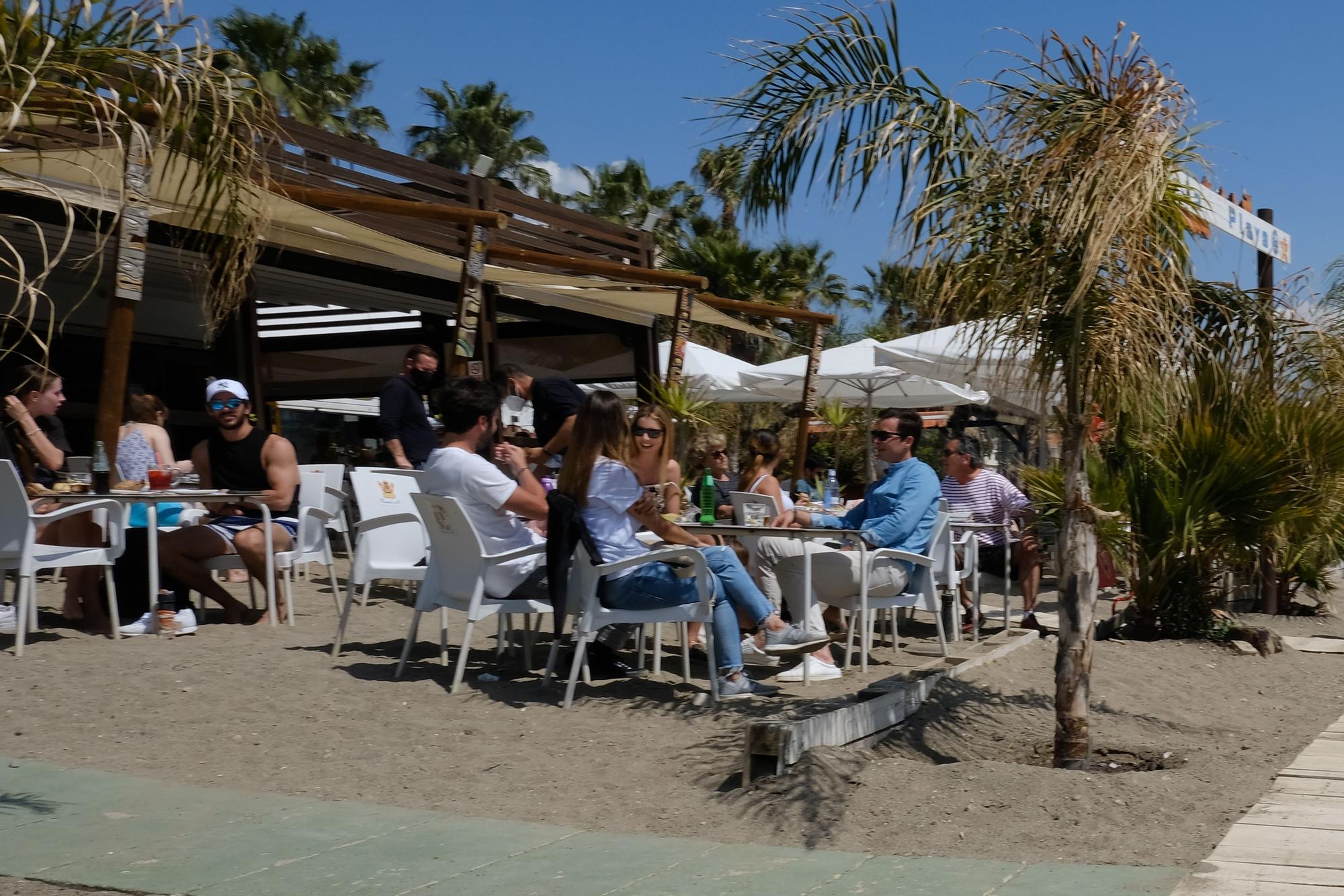 Las playas de Málaga se llenan el Domingo de Resurrección