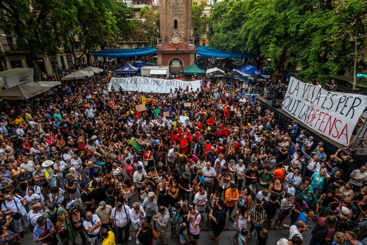 Las colles de Gràcia no han llegado a un acuerdo antes del pregón de la Fiesta Mayor, con lo que los actos de cultura popular quedarían desconvocados en los próximos días.