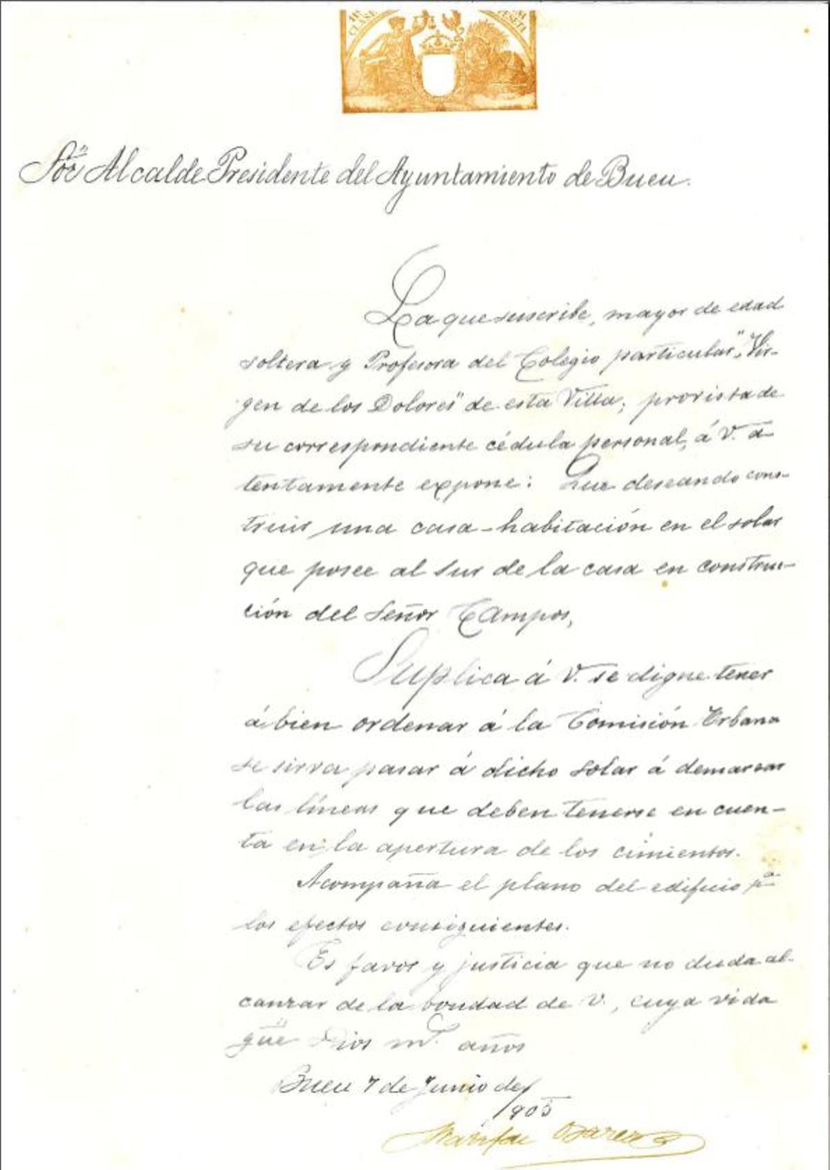 A primeira páxina da escritura presentada ante o Concello de Bueu, asinada pola mestra o 7 de xuño de 1905.