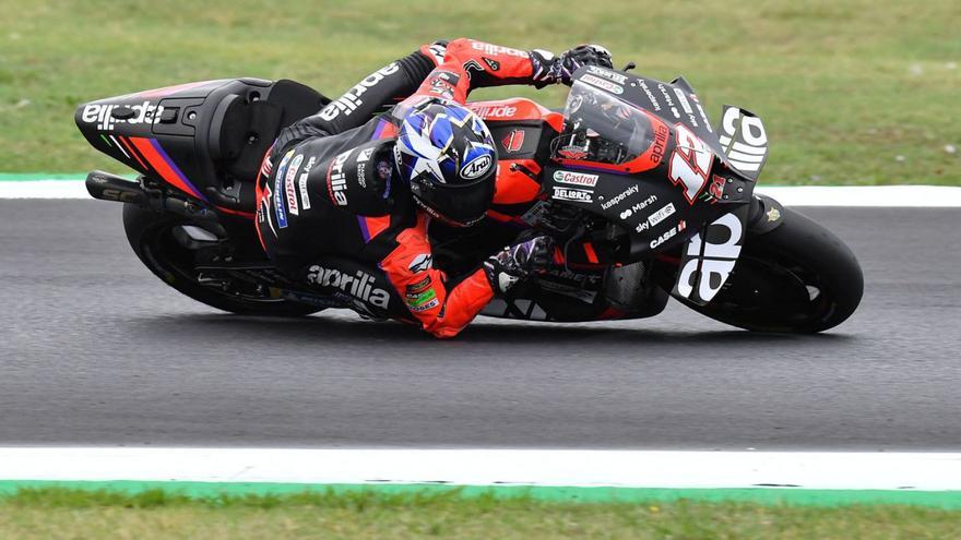 Viñales va fer el cinquè millor temps però sortirà quart arran de la sanció a Bagnaia. | J. LORENZINI/REUTERS