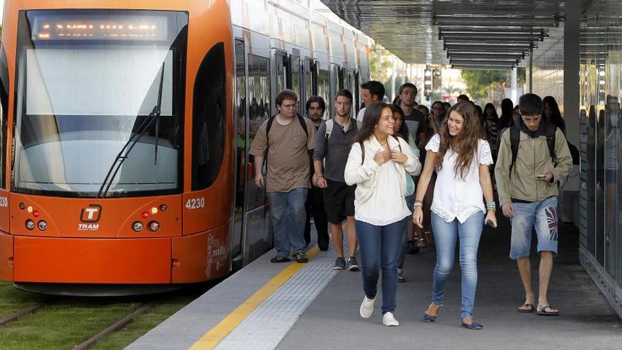 El TRAM de Alicante desplaza casi 900 mil viajeros durante el mes de marzo