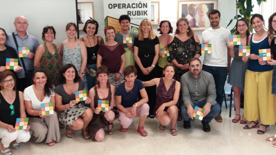 &quot;Operación Rubik&quot; llega a las aulas de la mano de las ONGD y la Generalitat