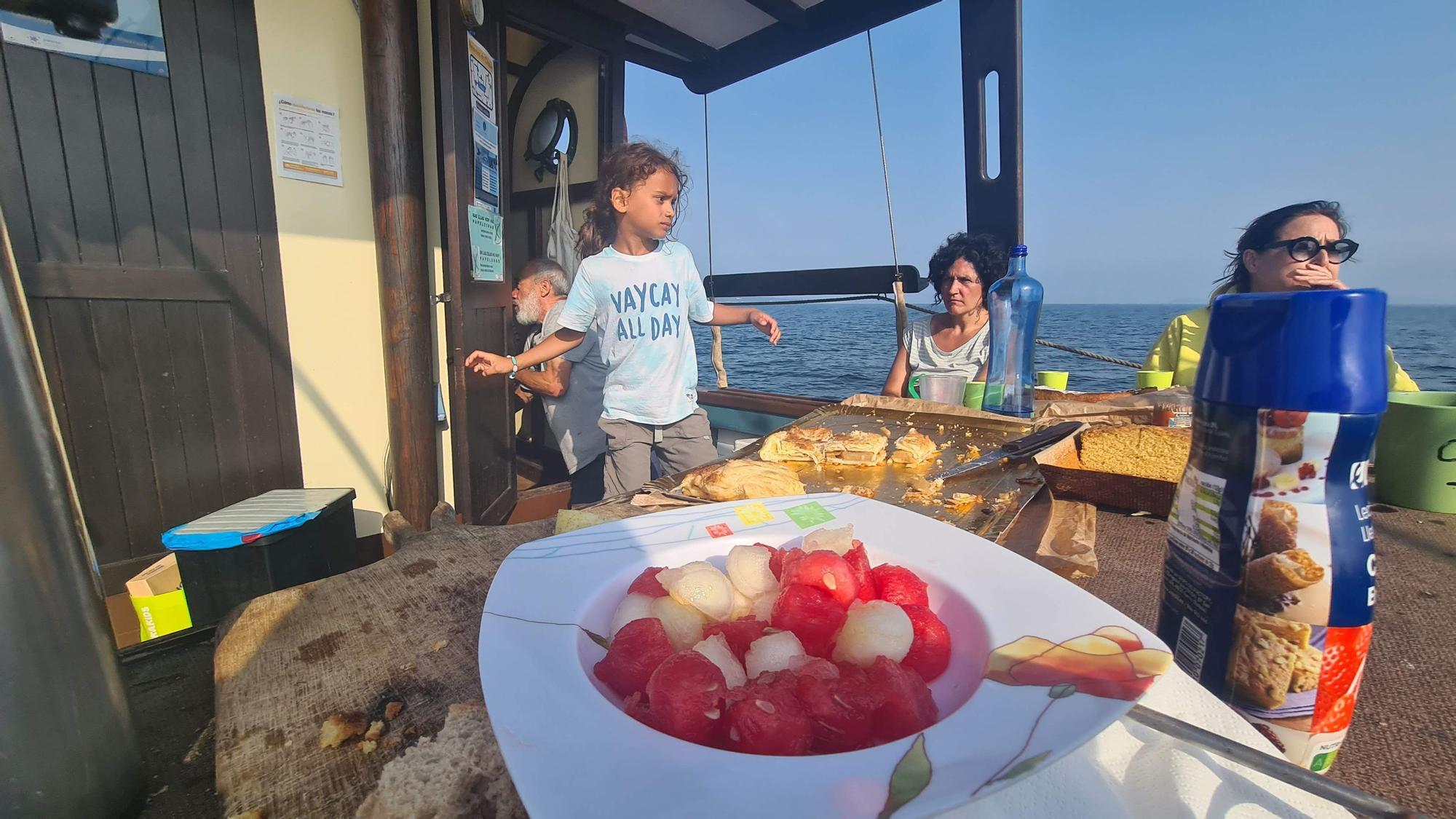 De visita en las Islas Atlánticas de Galicia a bordo del aula flotante "Chasula".