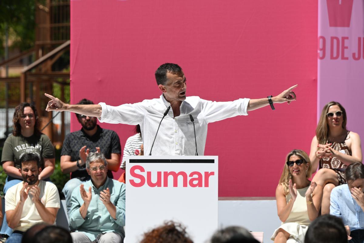 Antonio Maillo en un acto junto a Yolanda Díaz en la campaña de las elecciones europeas. 