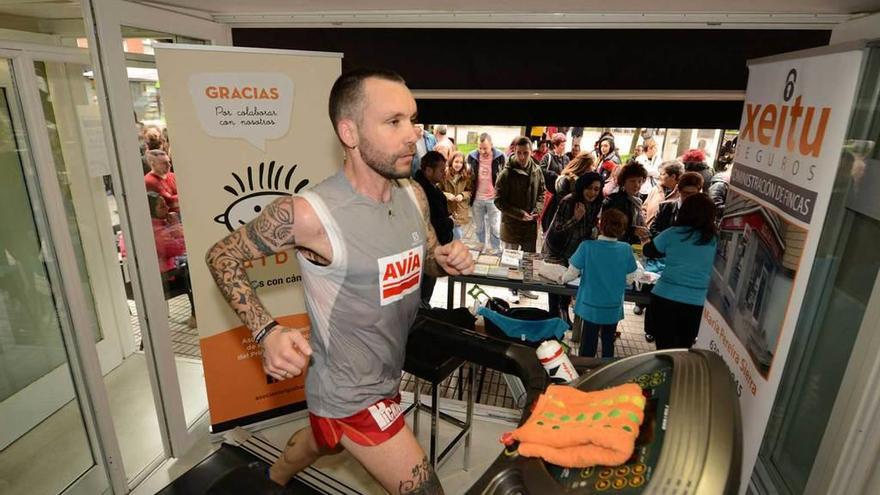 Héctor Moro, durante una de sus maratones solidarias.