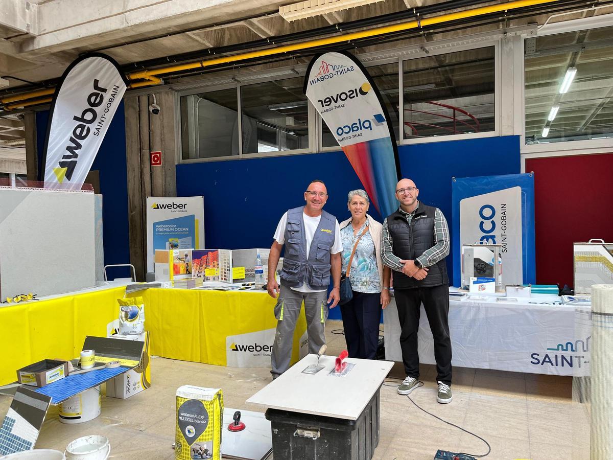 Puestos en la Escuela de Arquitectura con motivo de la Semana de la Arquitectura.