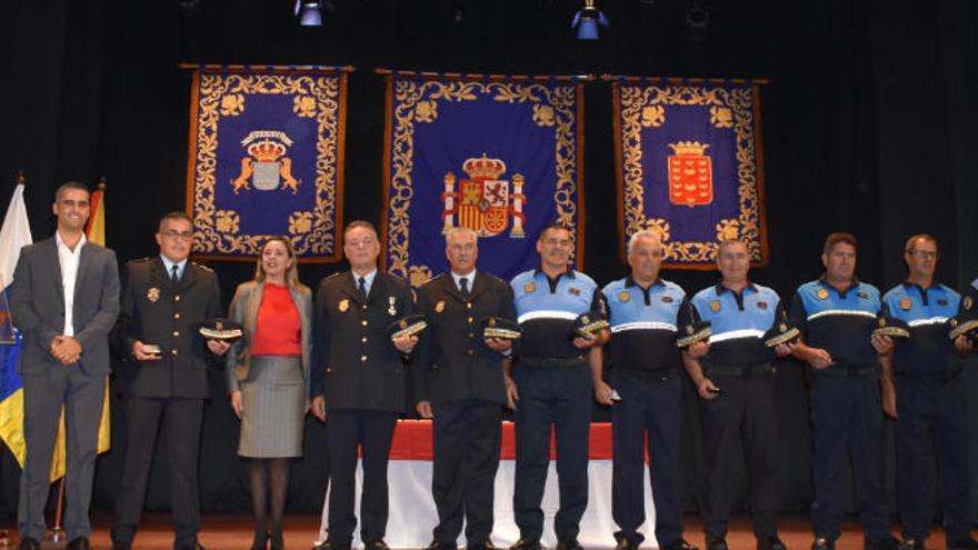 Policías locales de mar y tierra