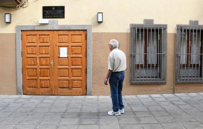 03/01/2019 TELDE. El concejal de Servicios Sociales,Diego Ojeda, abre las puertas del centro de mayores de Telde..Fotografa: YAIZA SOCORRO.