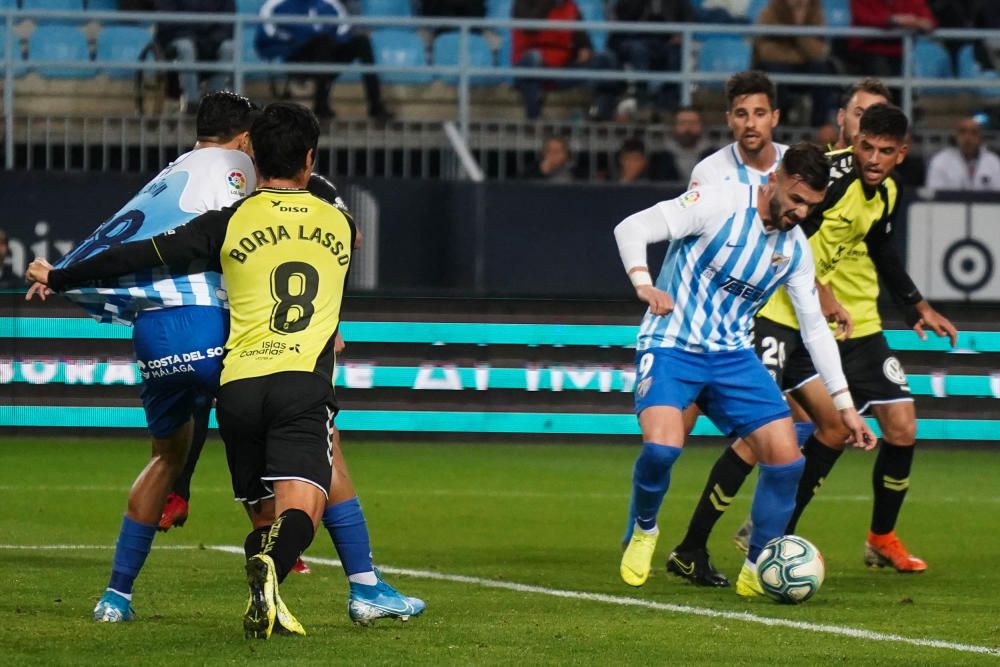 Partido del Málaga CF y el Tenerife en La Rosaleda.