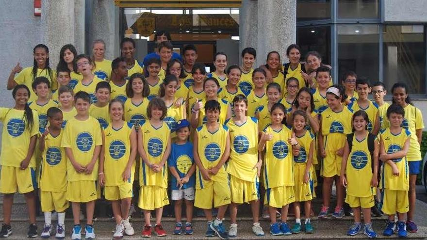 Un gran número de jóvenes participó en el II Campus CAB Pontevedra. // FdV