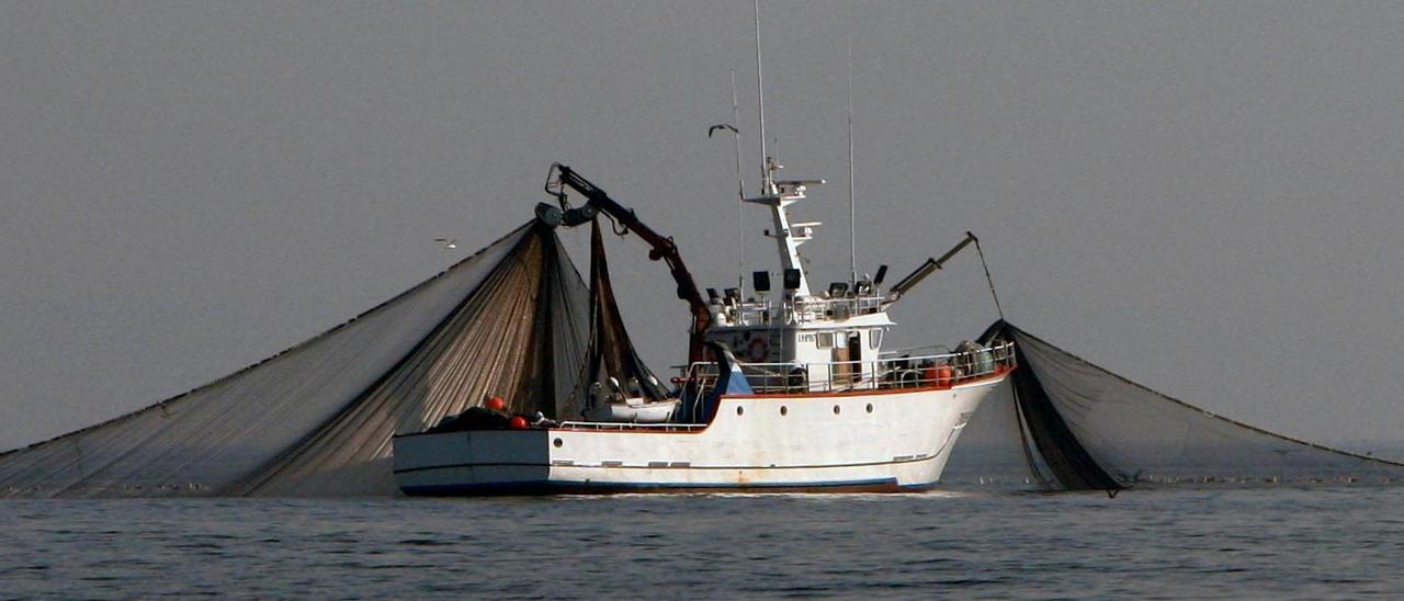 España se compromete a seguir vigilando la legalidad de la pesca