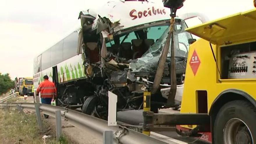 Dos heridos graves tras un accidente de autobús en Toledo