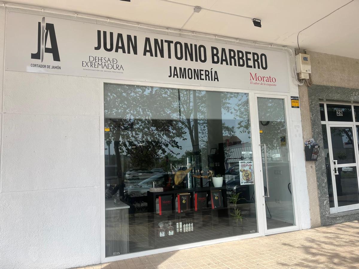 La jamonería de Juan Antonio Barbero, en Nuevo Cáceres.