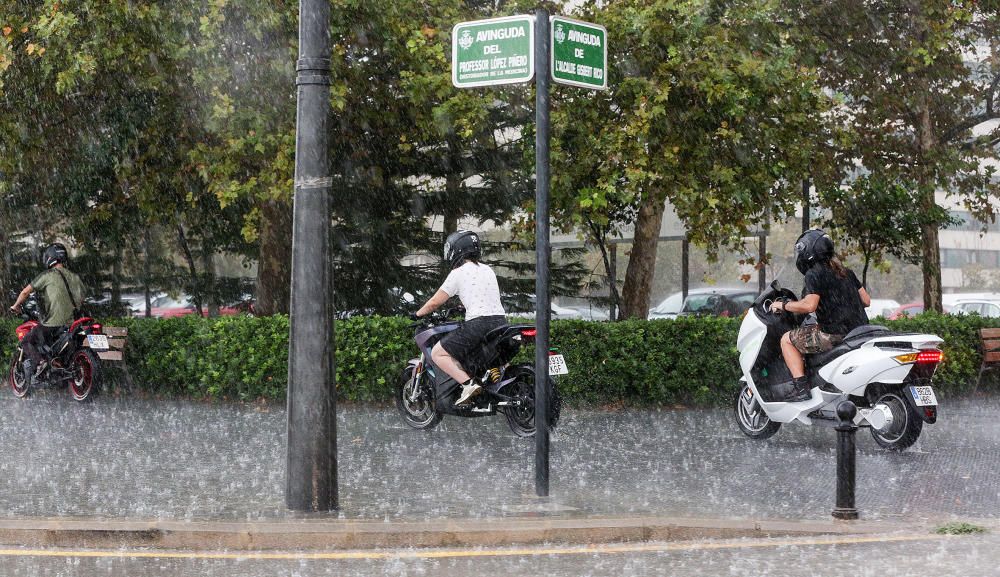 La gota fría descarga en València