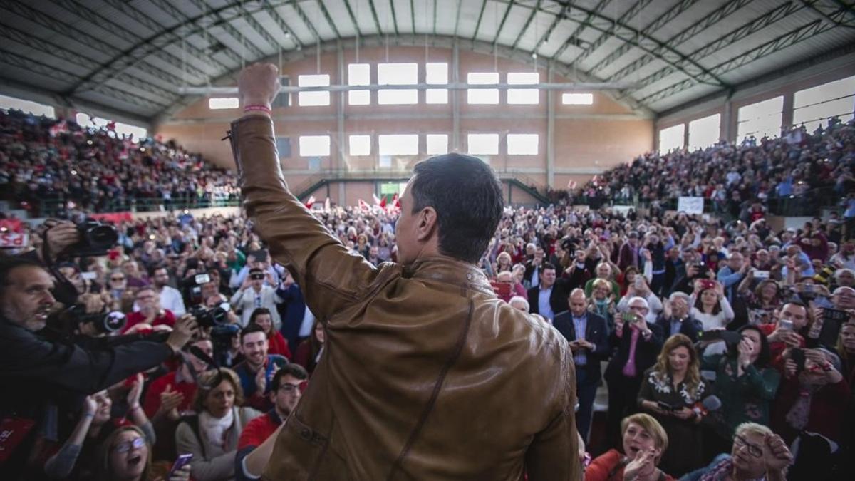 Pedro Sanchez en el Pabellon deportivo de Burjassot  Valencia