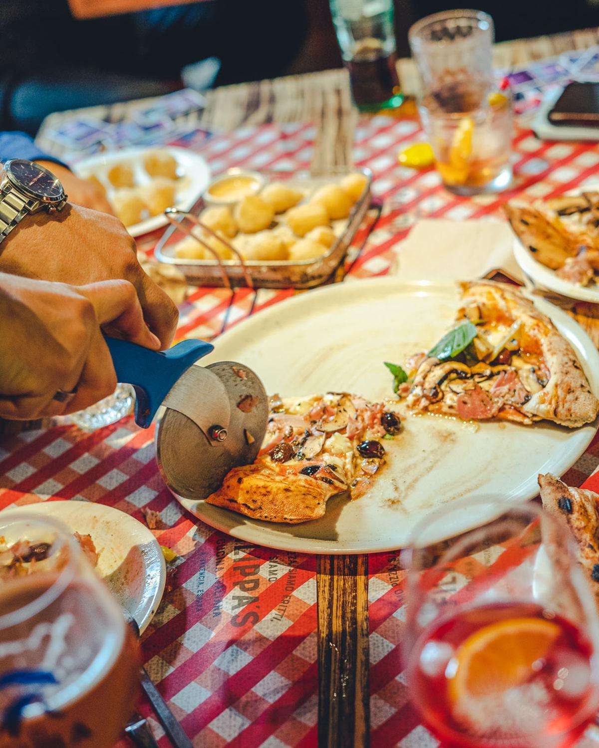 Filippa's repartirá pizza gratis en València esta tarde.