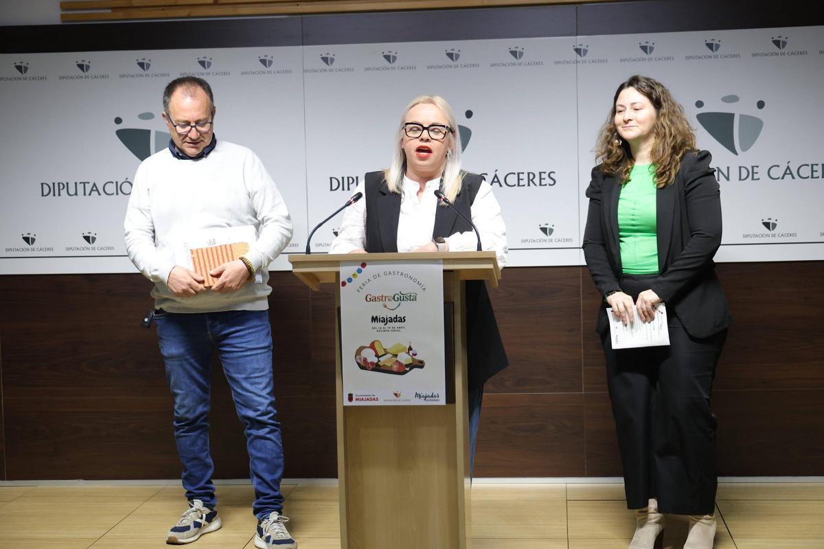 Galería | Gastrogusta, una combinación de feria de abril y rica gastronomía extremeña