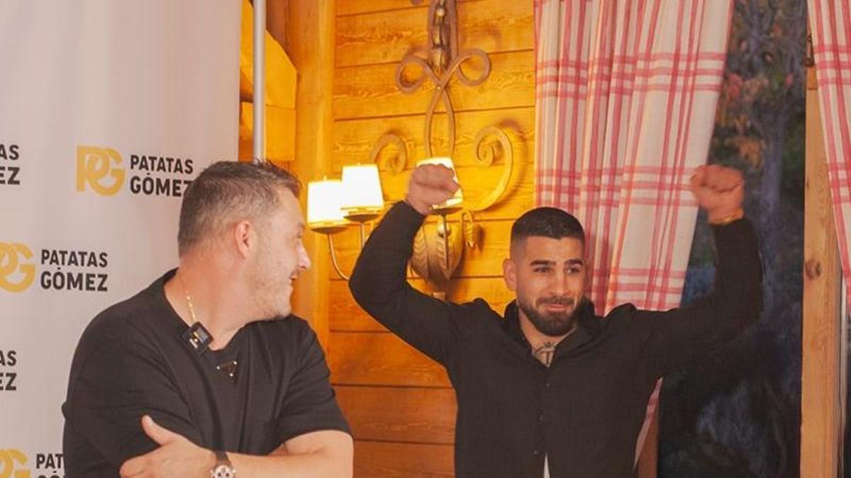 Ilia Topuria en un encuentro con los trabajadores de Patatas Gómez