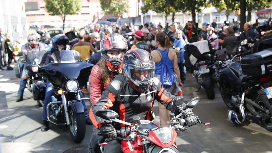 Caballos de metal en Gijón por los enfermos de ELA: &quot;Los motoristas somos solidarios&quot;